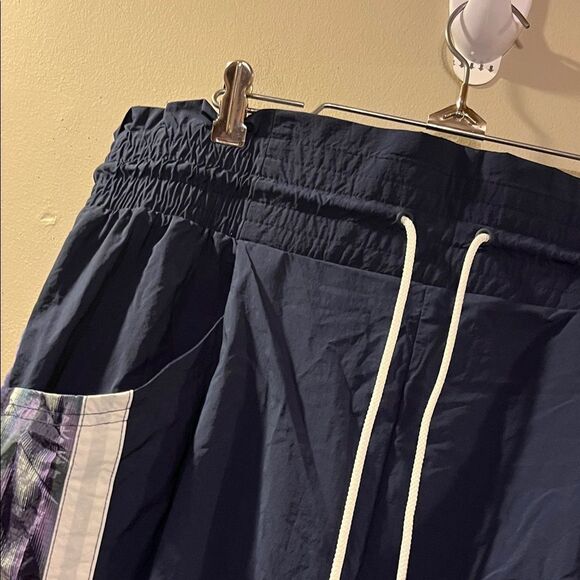 NWOT Free People Navy and White Track Pants - Picture 2 of 12